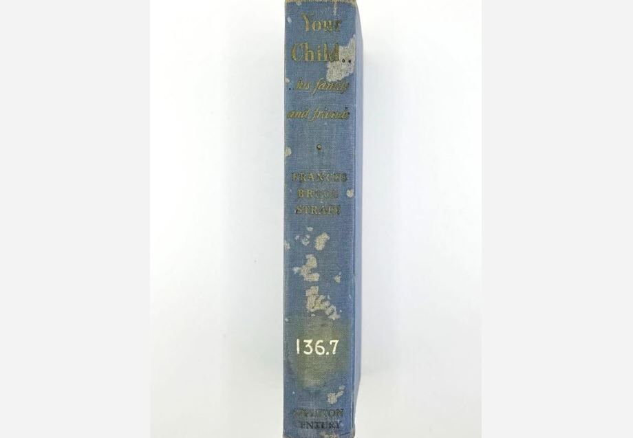 Livro emprestado em 1943 é devolvido à biblioteca nos EUA após 82 anos.