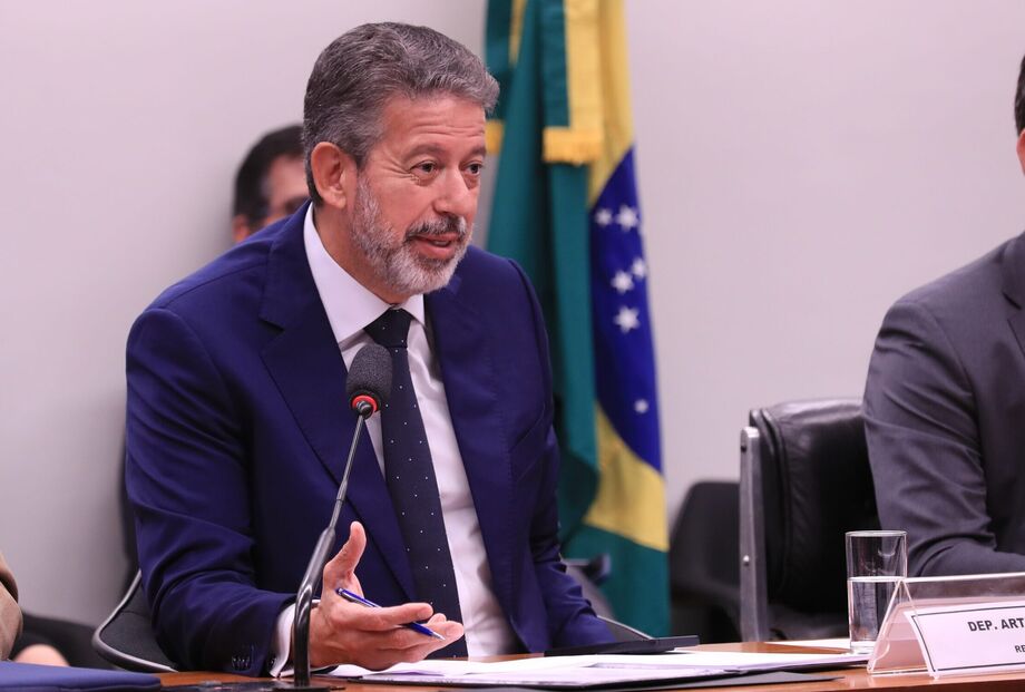 Lira é relator do projeto sobre isenção de imposto de renda para quem ganha até R$ 5 mil, uma das principais propostas do governo