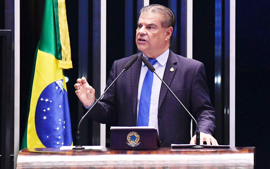 Senador Nelsinho Trad durante sessão no Congresso: proposta garante mais prazo para regularização em áreas de fronteira