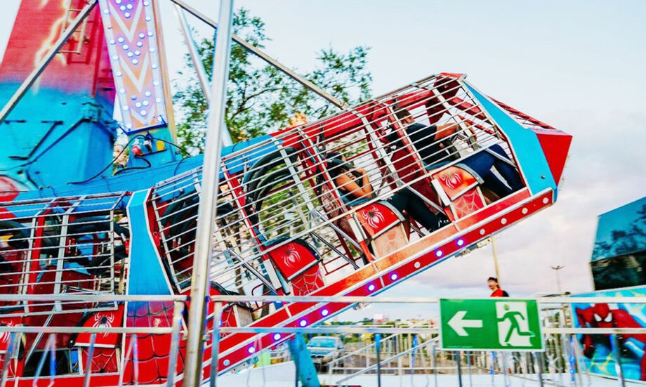Brinquedos como o Ranger e o Crazy Dance estão entre as atrações mais esperadas do Ita Center Park em Campo Grande