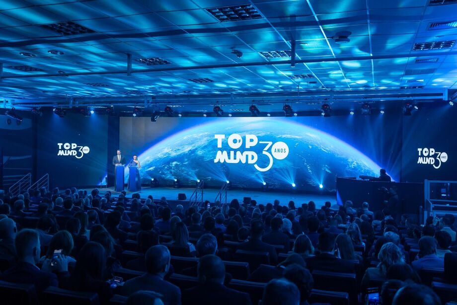 Cerimônia da 30ª edição do Prêmio Top of Mind reúne marcas e empresários em noite de celebração na sede da FIESC, em Florianópolis.