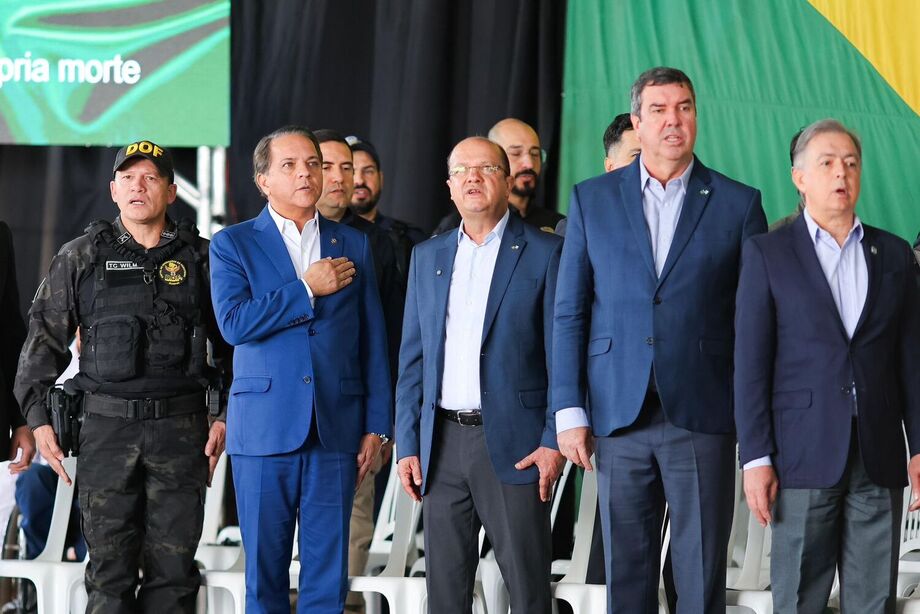Coronel David participou da entrega da Medalha Águia da Fronteira nos 38 anos do DOF, em Dourados.