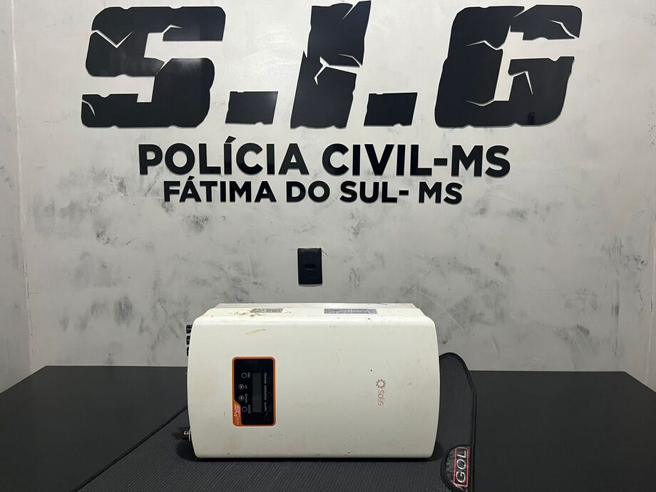Polícia Civil de Fátima do Sul recupera inversores furtados após investigação que envolveu ex-funcionário da empresa de energia solar.