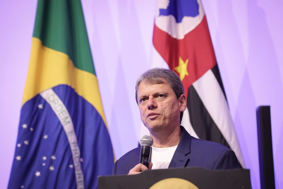 Tarcísio é cotado como candidato ao Planalto, mas enfrenta críticas do entorno de Jair Bolsonaro.