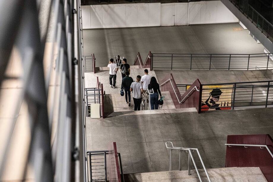 Estudantes no campus Quitaúna da Unifesp (Universidade Federal de São Paulo), em Osasco