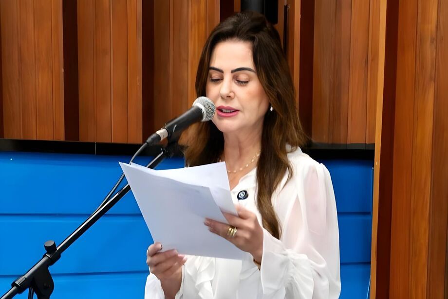 Deputada estadual Mara Caseiro (PSDB) durante pronunciamento na Assembleia Legislativa, onde apresentou pedido por mais segurança na rodovia MS-080, em Rochedo