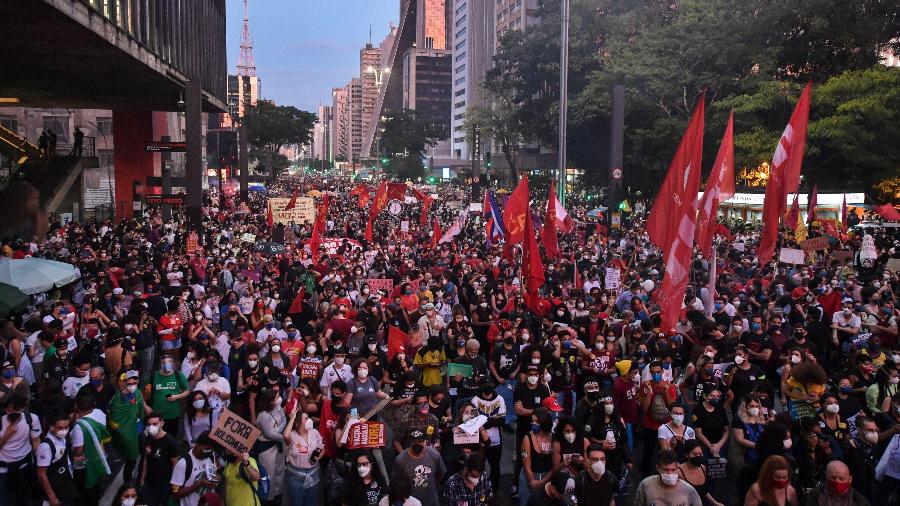 Esquerda prepara atos em cerca de 40 cidades em meio a mobilizações de bolsonaristas