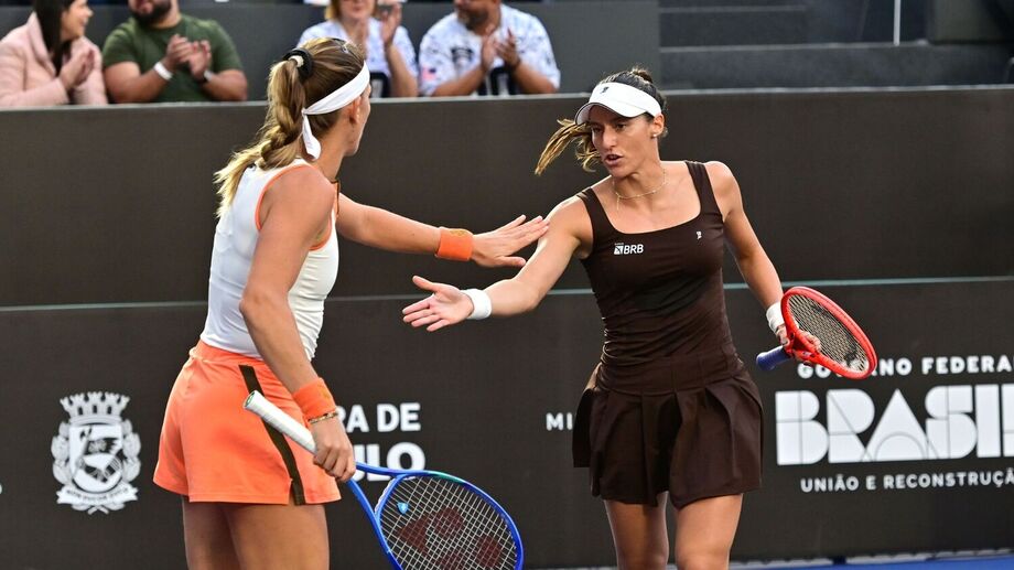 Luisa Stefani e húngara Babos viram sobre dupla brasileira e são campeãs do SP Open de tênis