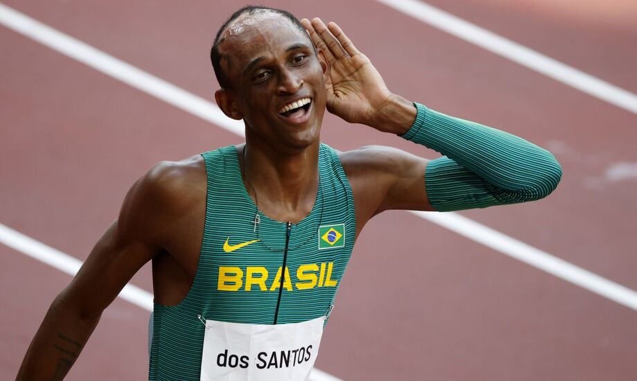 Alison dos Santos vai à semi no Mundial