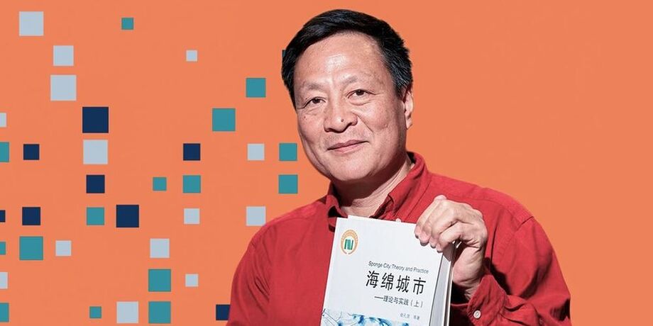 O arquiteto e urbanista chinês Kongjian Yu, referência mundial em sustentabilidade e cidades-esponja, durante visita ao Brasil para gravações no Pantanal.