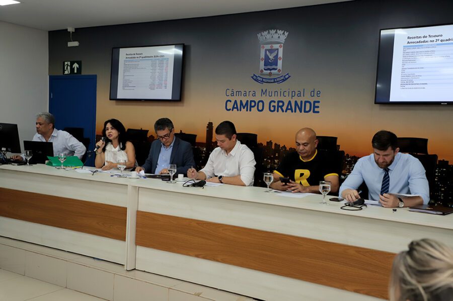 Audiência na Câmara de Campo Grande mostrou alta de 14% na folha; prefeitura manteve saúde e educação acima do mínimo.