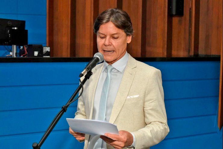 Paulo Duarte entra com representação no Ministério Público Federal para imediata instalação de balanças para pesagem de caminhos de minério na BR-262