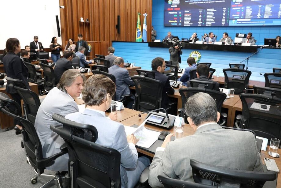 Projetos serão analisados e votados durante sessão plenária, que tem início às 9h com transmissão ao vivo