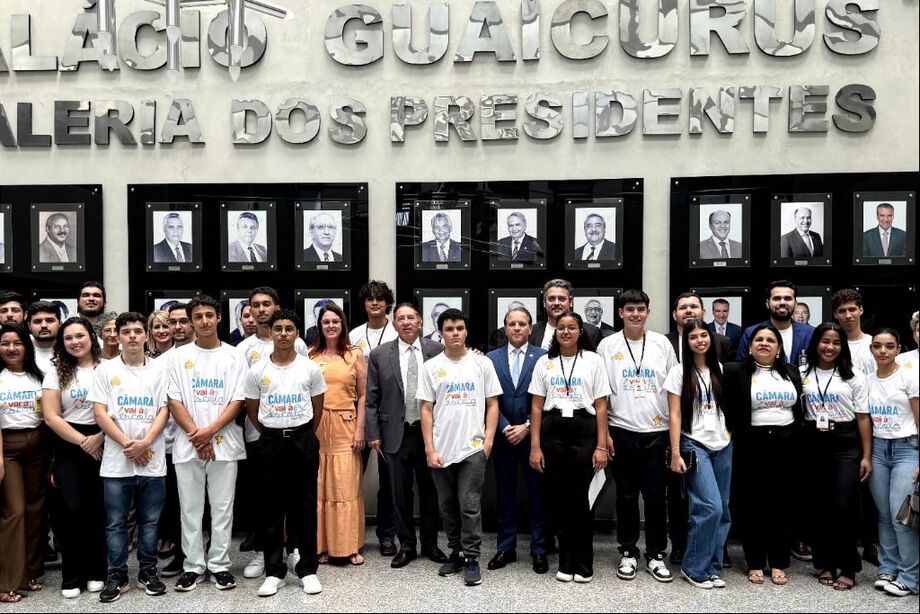 Composta por 41 pessoas entre alunos, professores, servidores e vereadores, comitiva visitou ALEMS