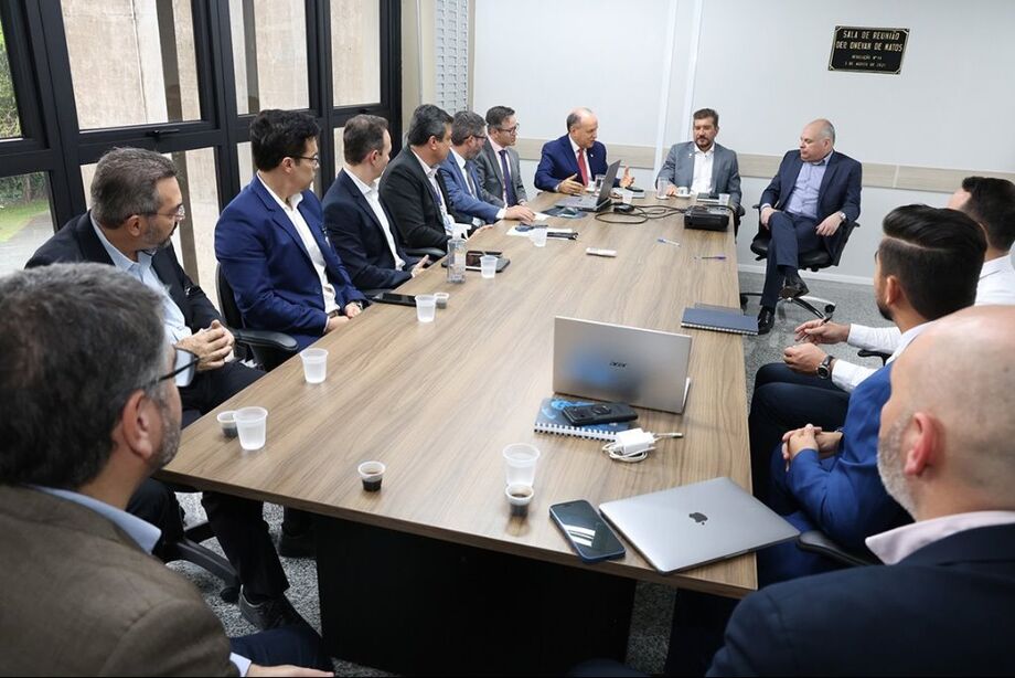 Proposta pelos deputados Junior Mochi e Pedro Kemp, reunião objetivou buscar soluções para falhas nos serviços 190 e 193.