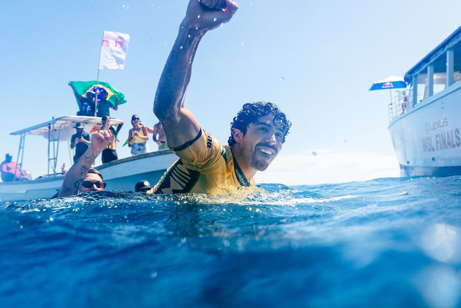 Yago Dora celebrou título inédito em Fiji ao superar o norte-americano Griffin Colapinto.