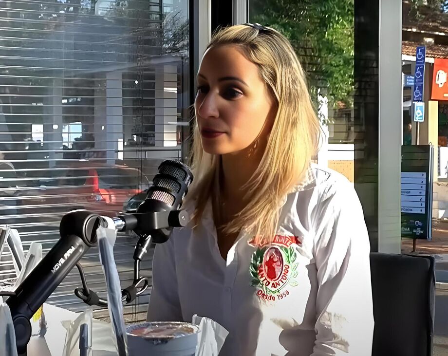 Carla Barros trouxe ao Grupo Feitosa de Comunicação um pouco da história da erva Santo Antônio