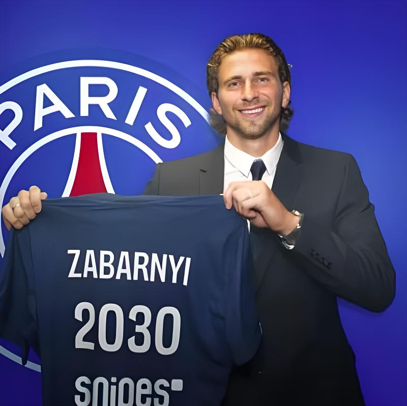 O recém-contratado zagueiro ucraniano, Illia Zabarnyi