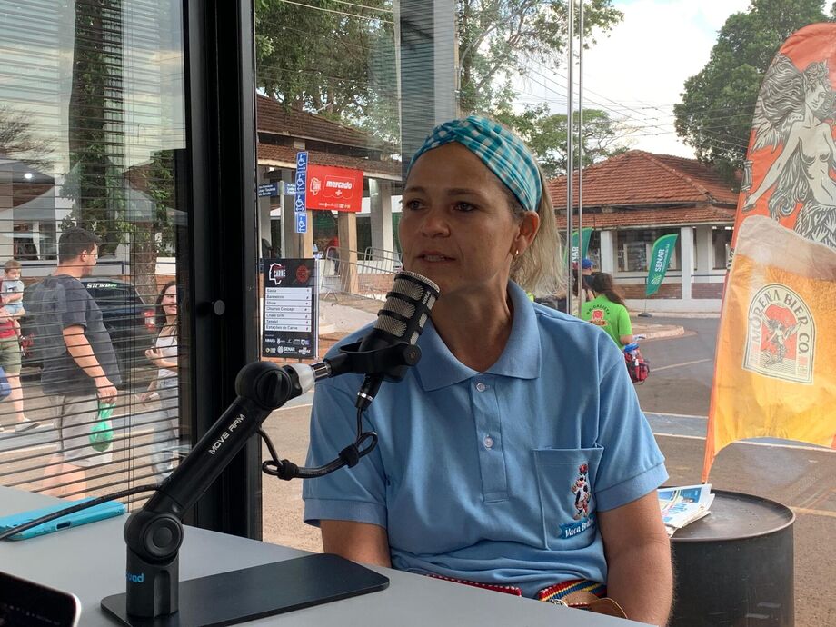 Lucia Monteiro estava representando a Vaca Braba no Festival da Carne