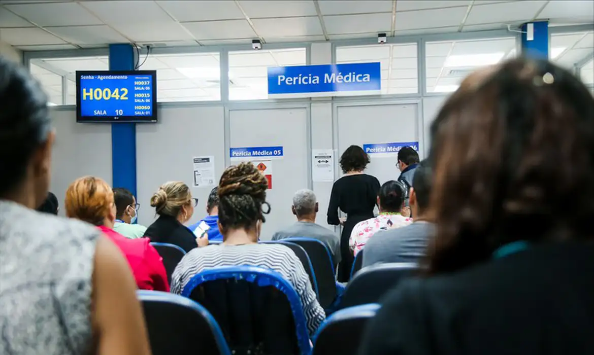 Atendimentos serão para quem já está na fila de espera