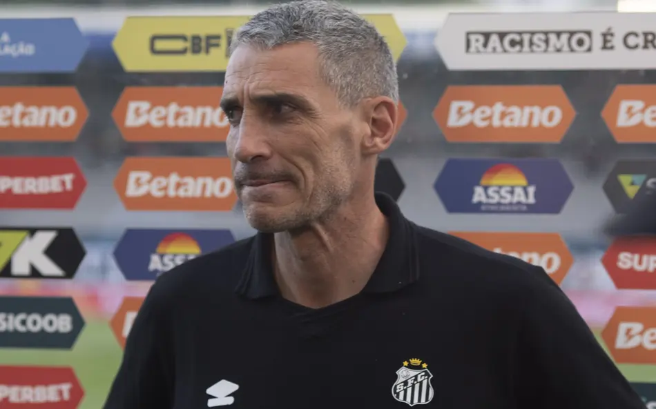 Vojvoda na partida contra o Bragantino.