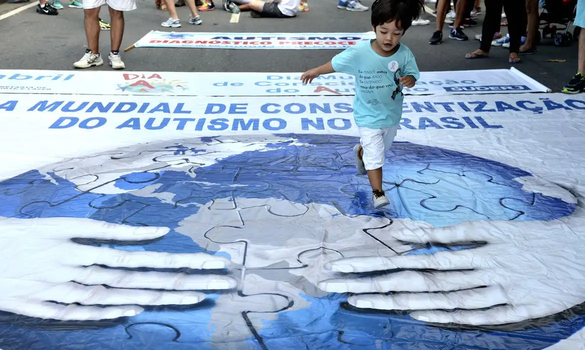 Ministério da Saúde reforça que paracetamol não causa autismo.