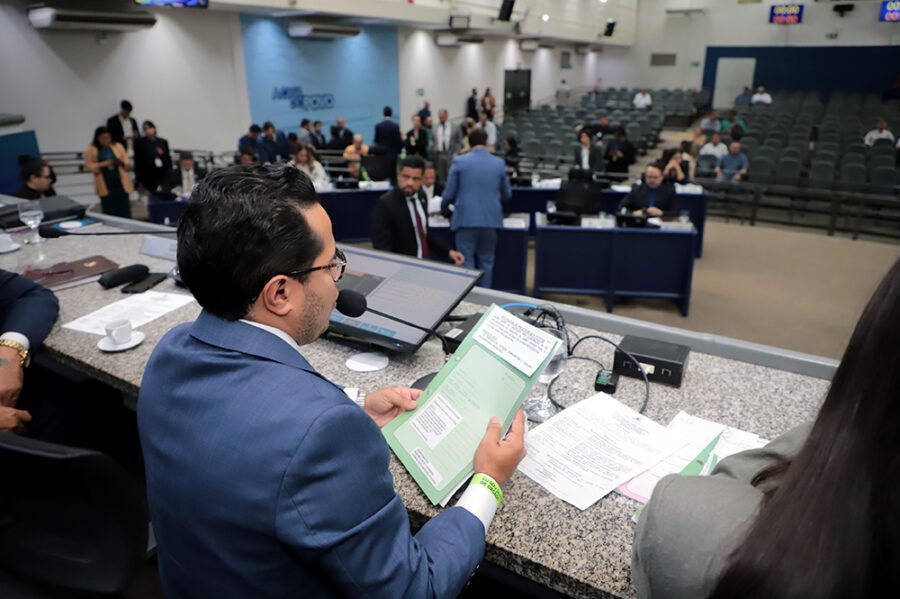 Sessão da Câmara Municipal de Campo Grande em que vereadores decidiram manter a decisão da prefeitura sobre o ISS para startups.
