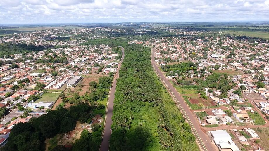 Rubens explicou que os terrenos vazios dentro da cidade não são um problema, como muita gente pensa. Pelo contrário: eles podem trazer benefícios para a cidade e para a população.