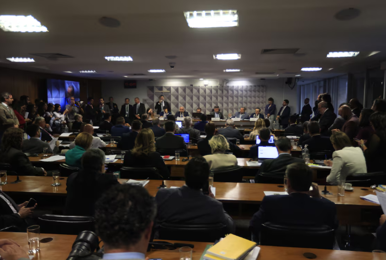 A CPMI do INSS ouviu, nesta segunda-feira, 8, o ex-ministro da Previdência Carlos Lupi