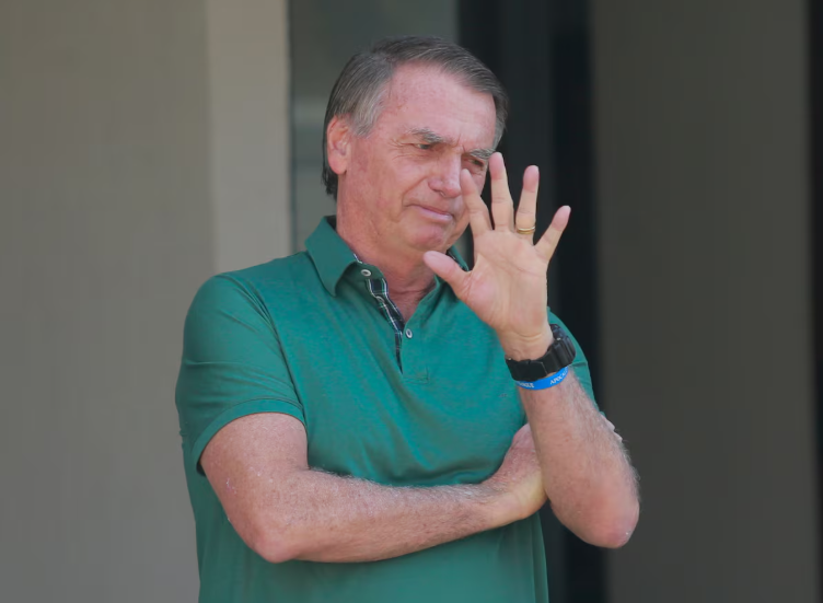 O ex-presidente Jair Bolsonaro, que foi condenado a 27 anos e três meses de prisão por tramar um golpe de Estado