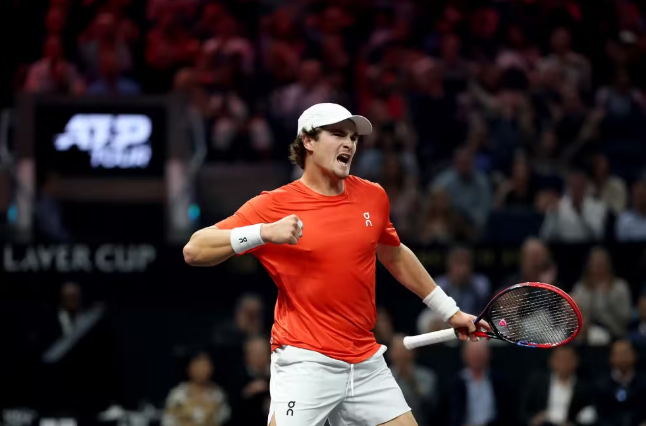 João Fonseca comemora ponto na Laver Cup