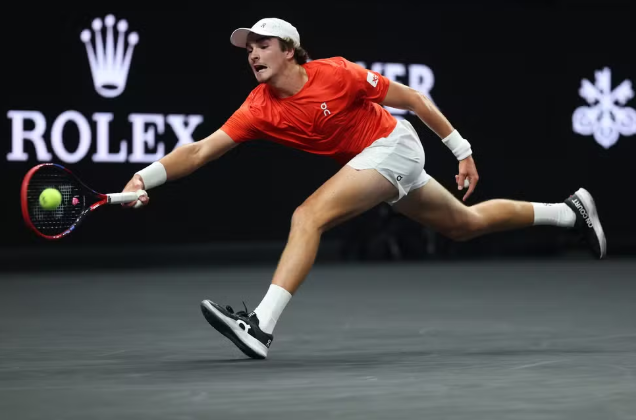 João Fonseca em ação contra Flavio Cobolli, na Laver Cup