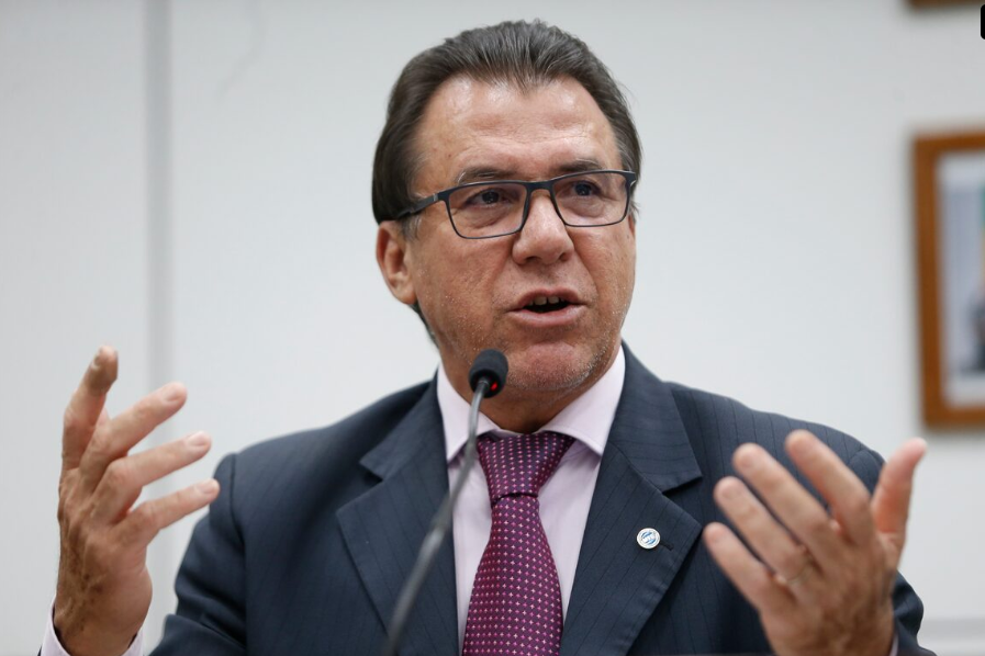 Marinho defendeu o papel de negociações e convenções coletivas para pensar a grade da jornada de cada categoria