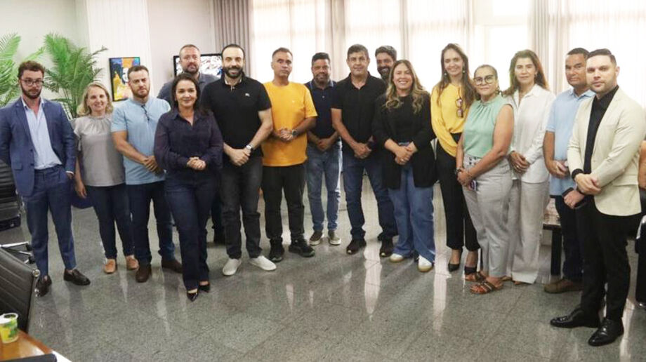 Prefeita Adriane Lopes revogou decreto que afetava remuneração dos professores da Reme após negociação com vereadores e sindicato