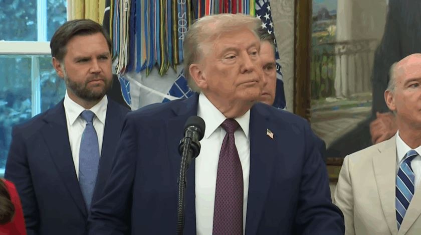 Donald Trump anuncia a mudança da sede do Comando Espacial dos EUA e fala sobre o Domo de Ouro.