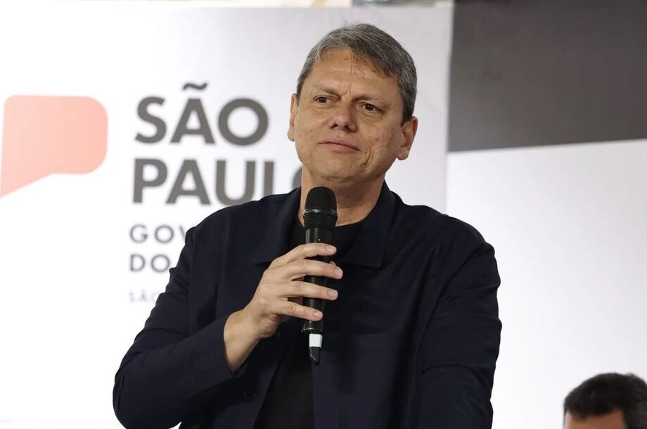 Tarcísio de Freitas é visto por maioria no Congresso como o principal nome da direita para 2026, mas parlamentares preveem fragmentação.