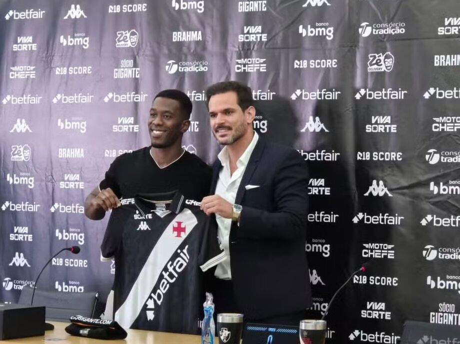 Matheus França e Carlos Cuesta chegam ao Vasco para reforçar o time na sequência do Campeonato Brasileiro
