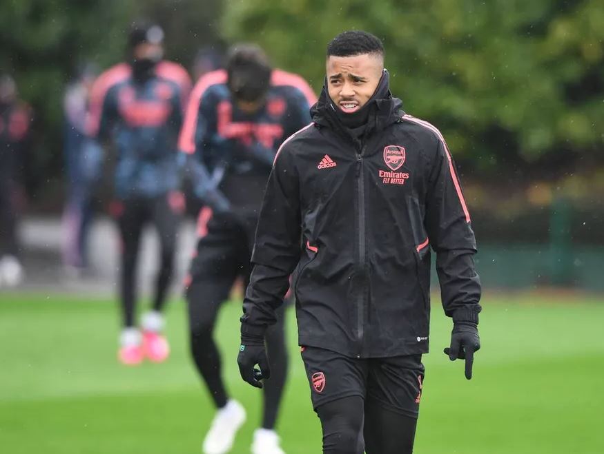 Gabriel Jesus treina forte no Arsenal, mas ficará fora da fase de Liga da Champions League 2025