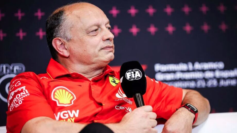 Fred Vasseur durante entrevista após GP da Holanda; Ferrari busca recuperação em Monza