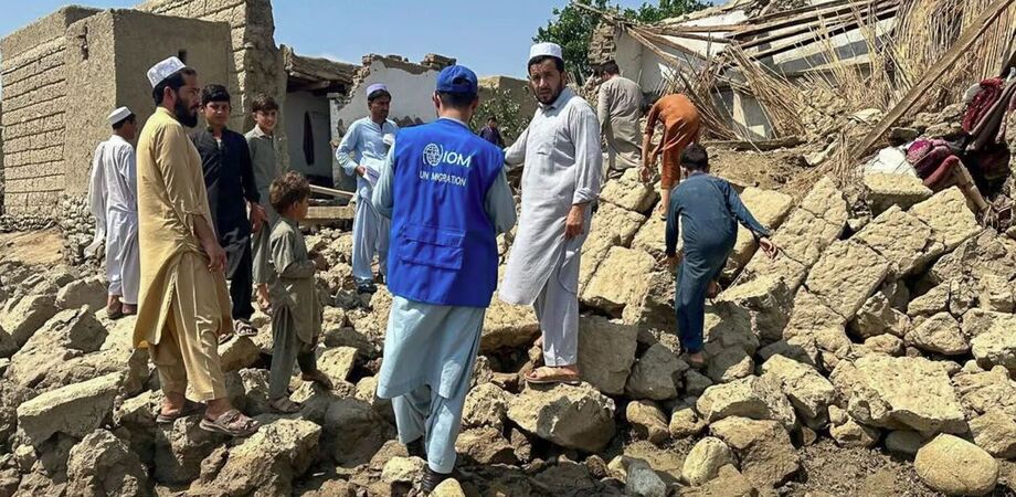 Terreno instável e destruição generalizada dificultam socorro às vítimas do terremoto no Afeganistão