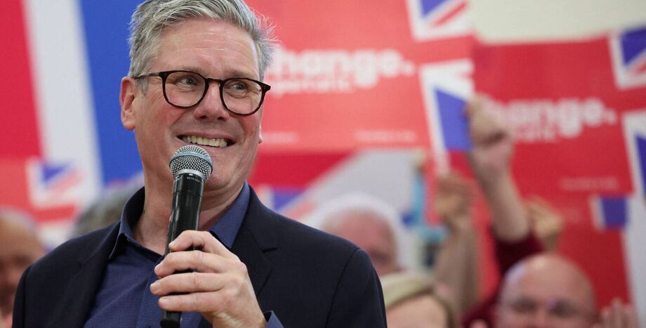 Keir Starmer durante entrevista na BBC; premiê reforça que seguirá à frente do Partido Trabalhista