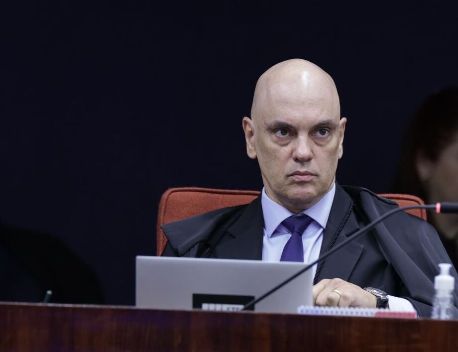 Moraes afirma que Bolsonaro discutiu minuta golpista com cúpula militar antes dos atos de 8 de janeiro