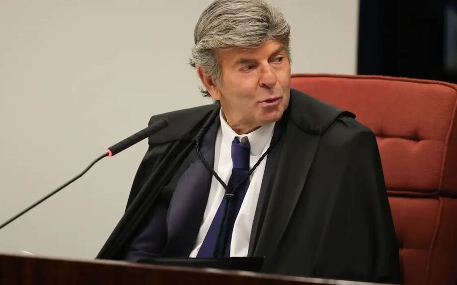 Luiz Fux durante sessão do STF: ministro aponta falta de provas sobre uso de armas no caso de Bolsonaro