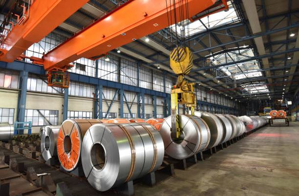 Instalações industriais em operação; metalurgia puxa queda no consumo de energia da indústria em julho