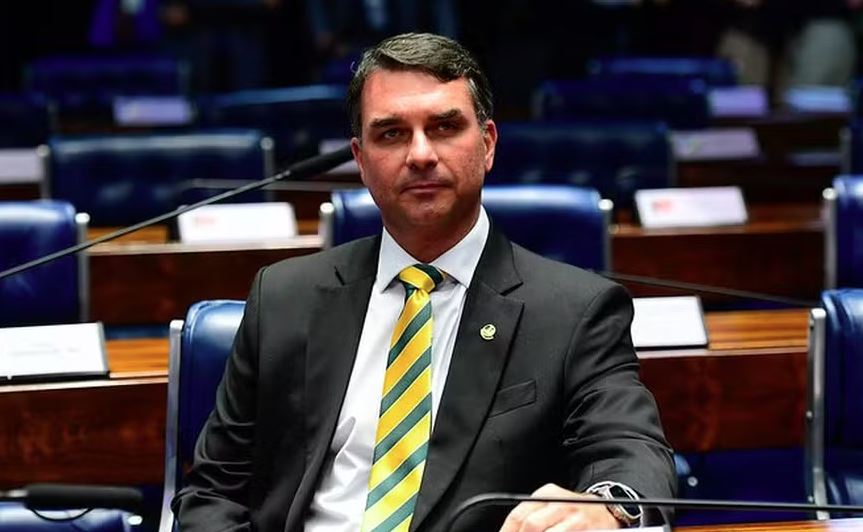 Flávio Bolsonaro usou as redes sociais para enaltecer o voto de Fux e pedir a anulação do julgamento
