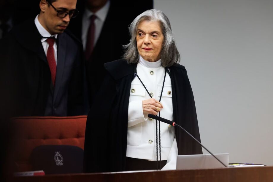 Cármen Lúcia, decana da Primeira Turma do STF, votou a favor da condenção de Bolsonaro