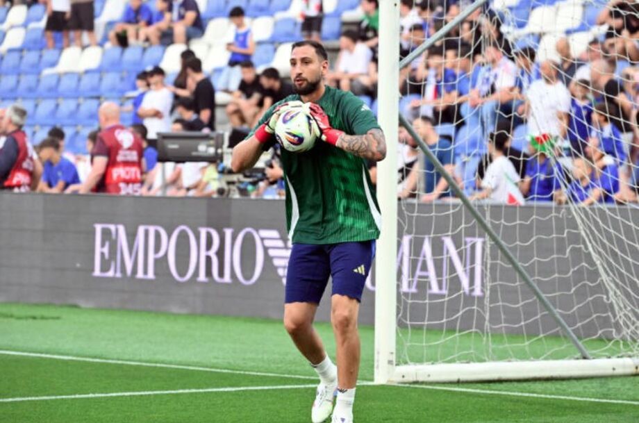 Gianluigi Donnarumma pode estrear no clássico contra o United