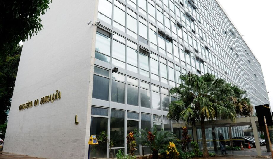 MEC divulgou lista de cursos semipresenciais autorizados para garantir transparência e validade dos diplomas