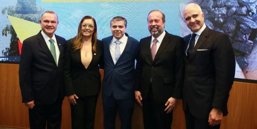 Novos diretores da Aneel e ANM tomam posse em Brasília com foco em eficiência e regulação técnica