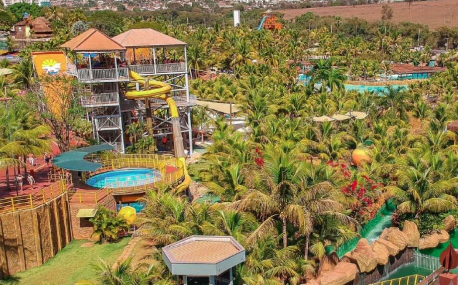 Adolescente de 15 anos morreu após queda em plataforma de toboáguas no parque aquático Thermas dos Laranjais, em Olímpia (SP).